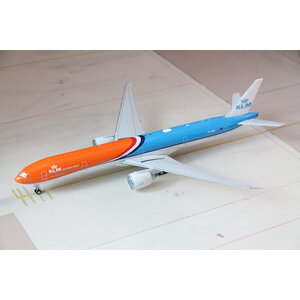 JC Wings 1:200 KLM "Orange Pride" B777-300ER