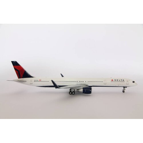 Gemini Jets 1:200 Delta Air Lines B757-300
