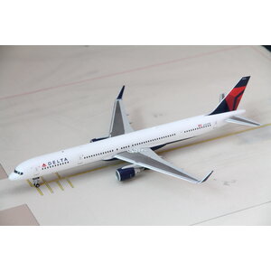Gemini Jets 1:200 Delta Air Lines B757-300