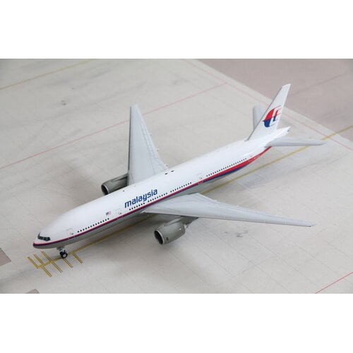 JC Wings 1:200 Malaysia Airlines B777-200