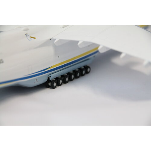 Gemini Jets 1:200 Antonov Design Bureau Antonov AN-225 Mriya