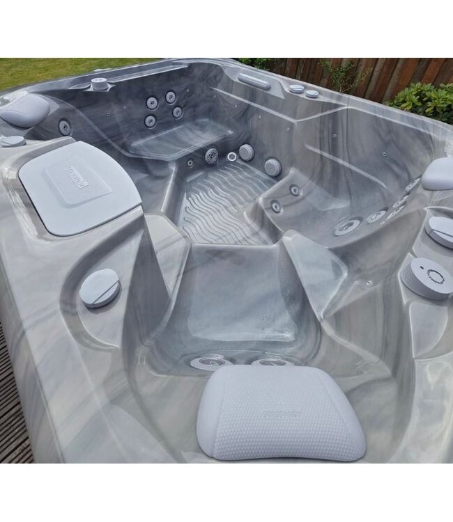 Luxe spa - Model Brook