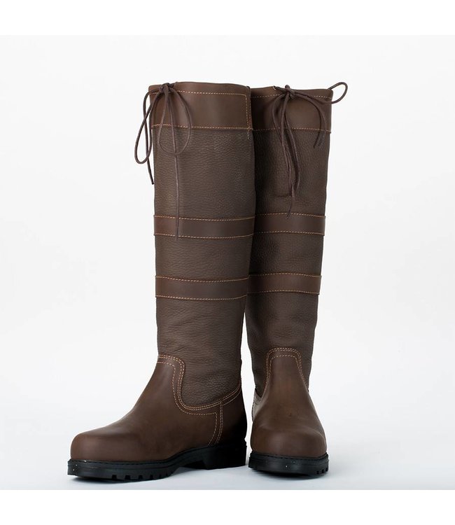 Outdoor boots with 3 straps