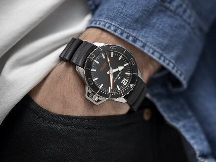 Hamilton Khaki Navy Frogman Automatic H77825330