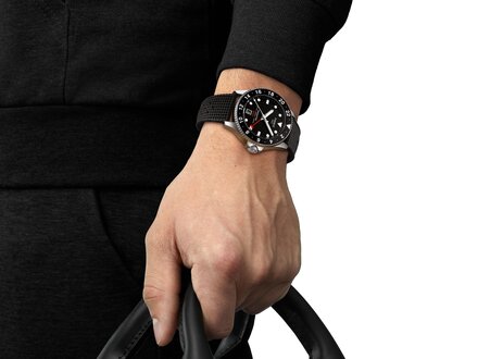 Tissot Seastar 1000 GMT 40mm T120.852.17.051.00