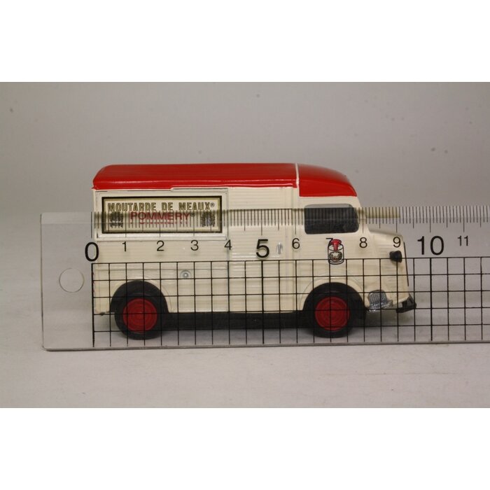 Matchbox Collectibles A Taste of France - YTF 6 Citroën 1947 Type "H" Van "Pommery"