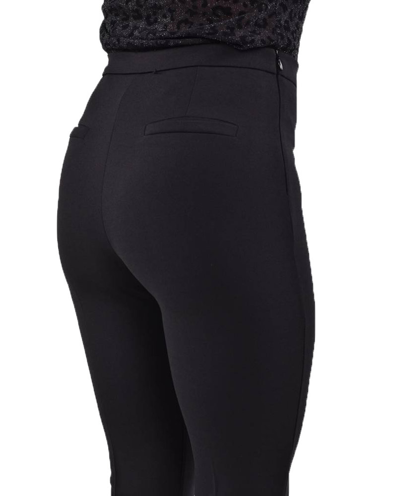 Zwarte pantalon met flared pijpen van Ivivi