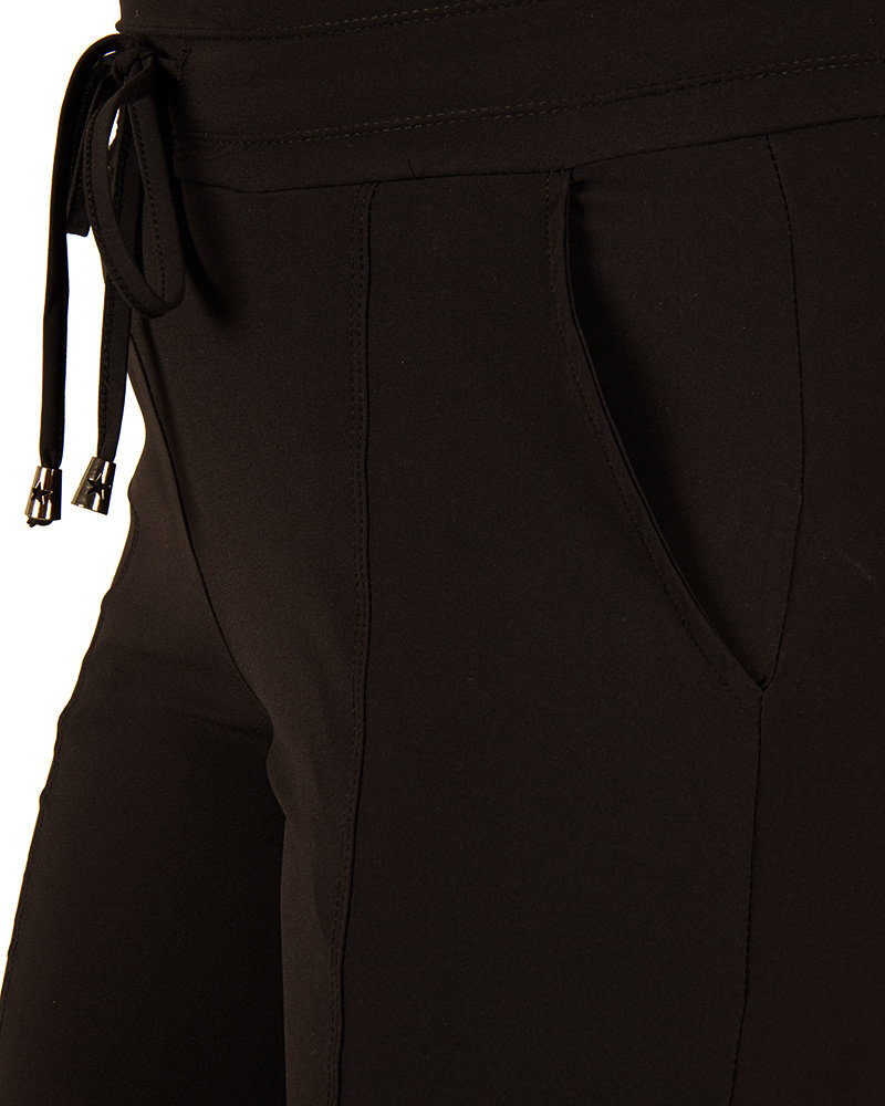 Zwarte travelstof broek van Mi Piace