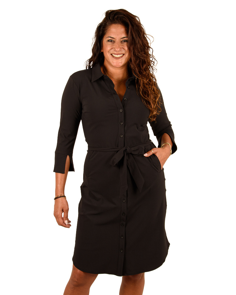 kijk in Azijn Buitengewoon Zwarte travelstof jurk van Mi Piace