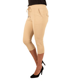 Mi  Piace Beige travelstof capribroek van Mi Piace