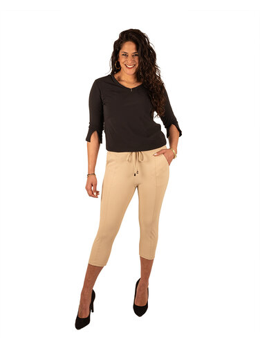 Mi  Piace Beige travelstof capribroek van Mi Piace