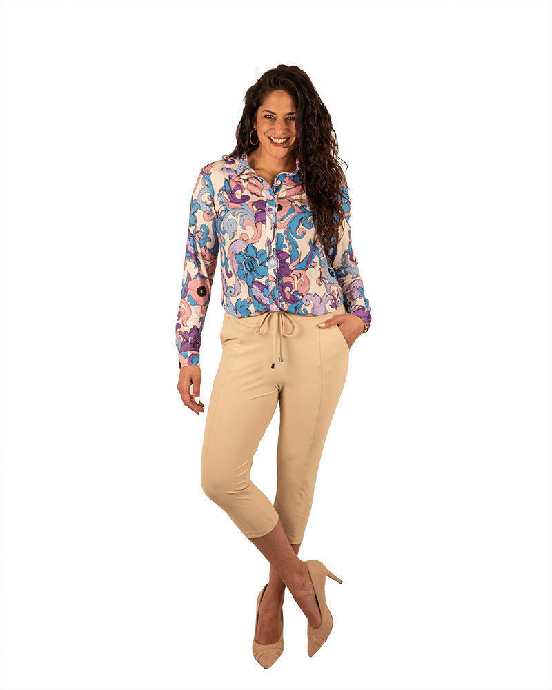 Beige travelstof capribroek van Mi Piace