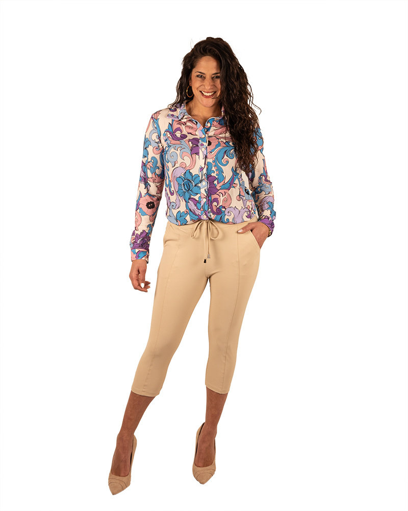 Beige travelstof capribroek van Mi Piace