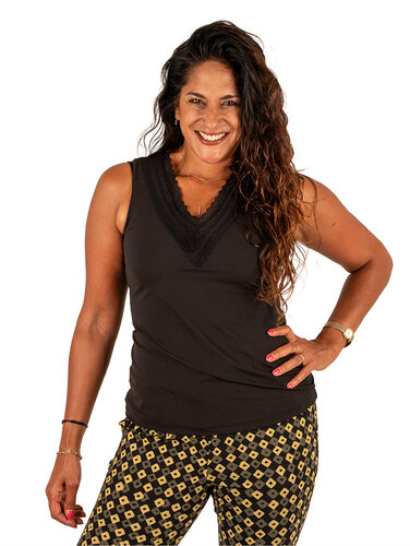 Mi  Piace Zwart travelstof hemdje met brede kant van Mi Piace