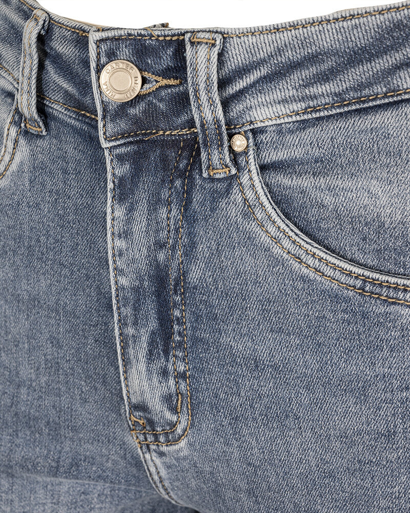 Blue high waist mom jeans van Nina Carter