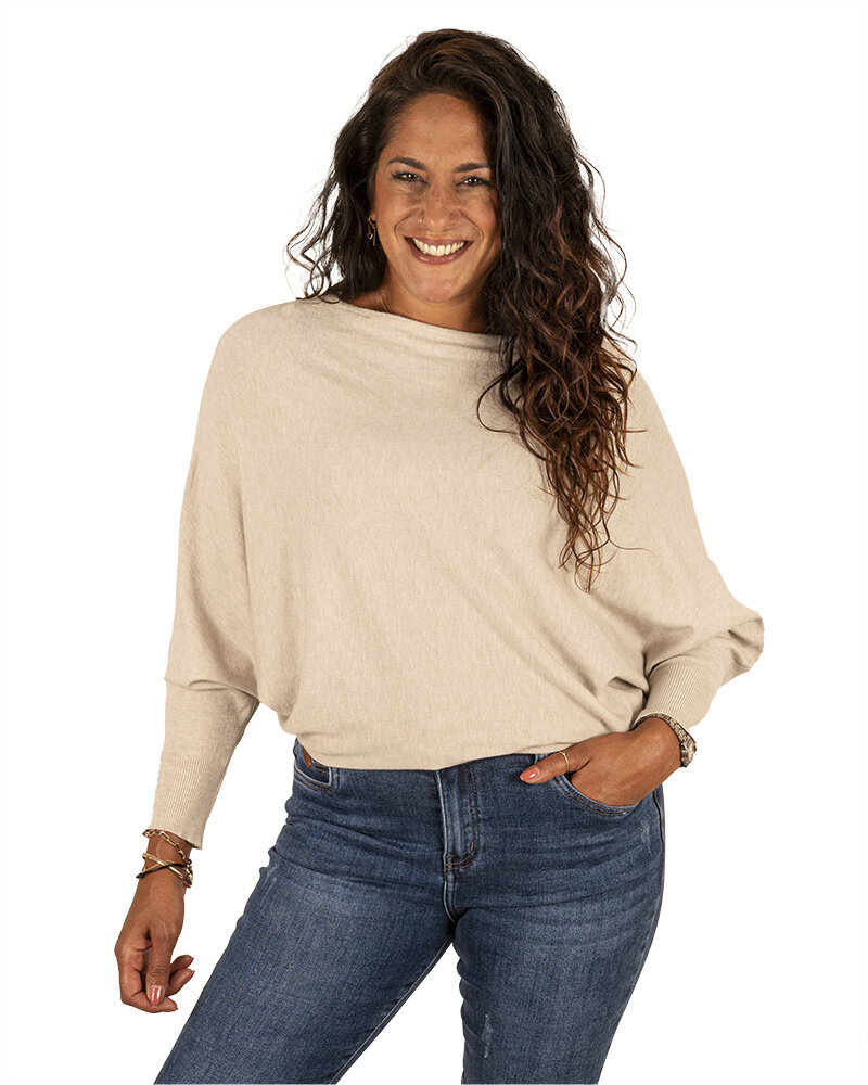 Beige trui met vleermuismouw van El vita