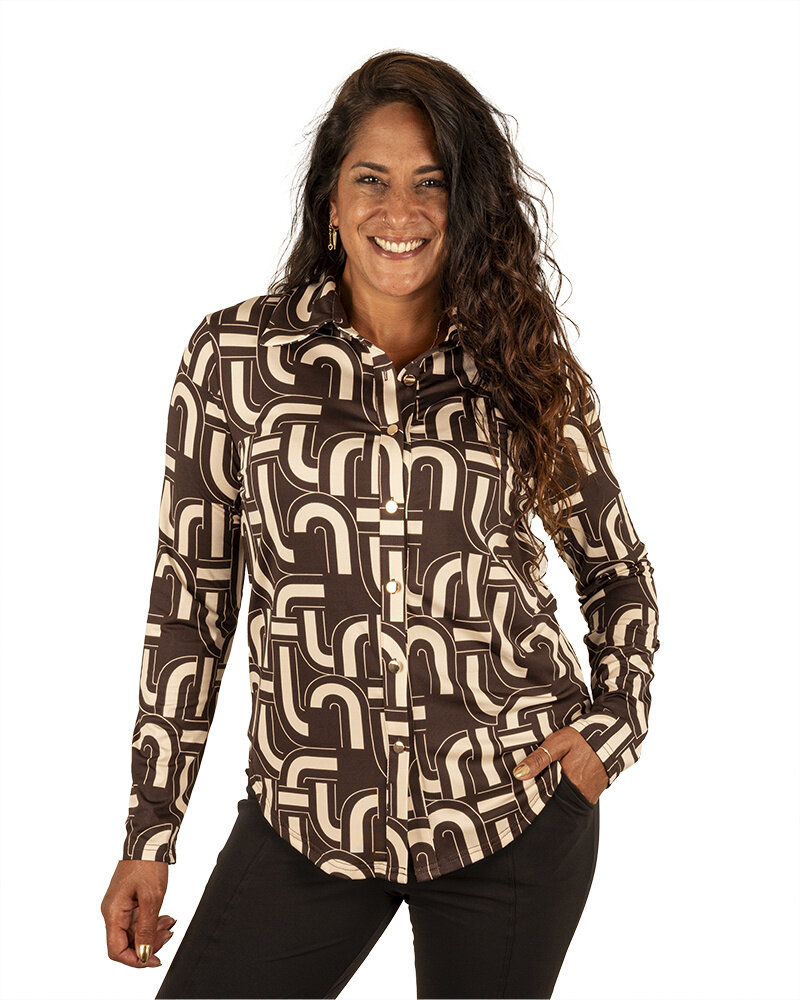 Bruin/beige print travelstof blouse van By Swan