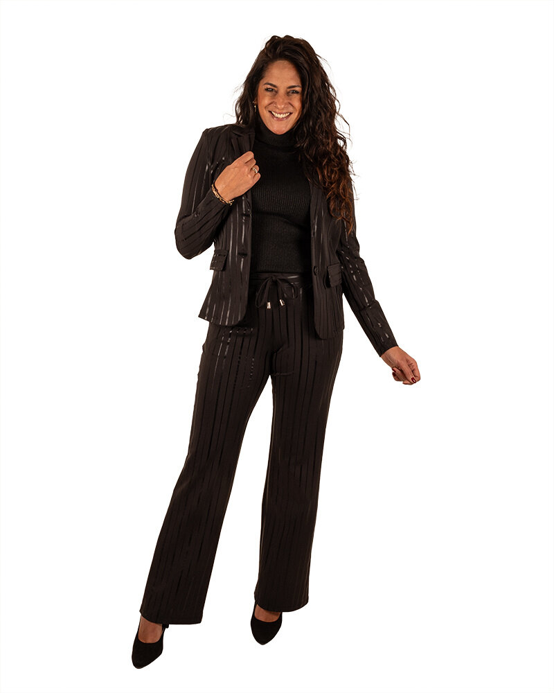 Zwarte travelstof pantalon met met glanzende print van Mi Piace