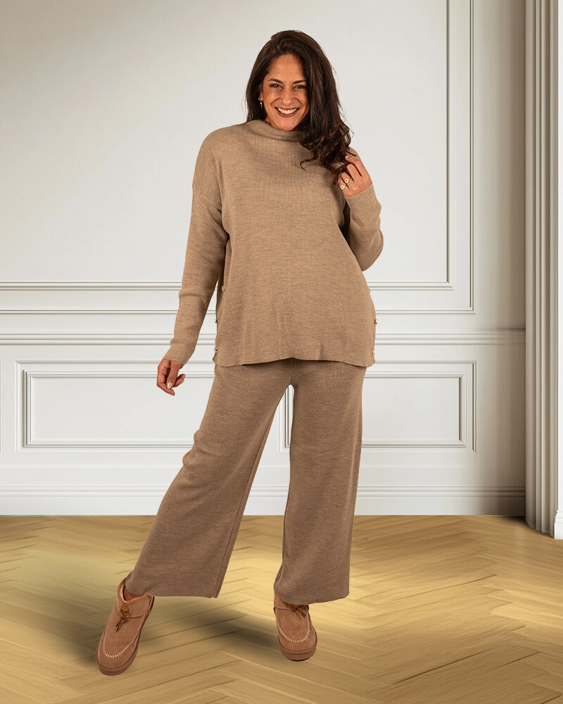 Taupe comfy pak van New Collection