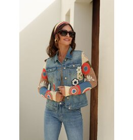 Jeans jasje met gehaakte mouwen