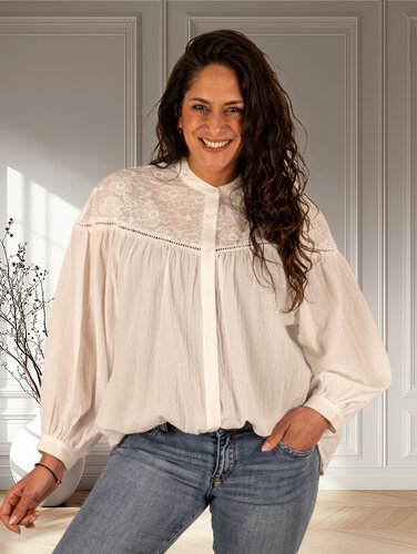 Witte blouse met kant