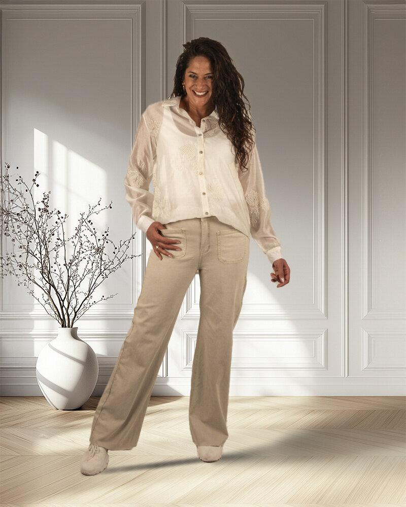 Ecru blouse met borduur van Vera Jo