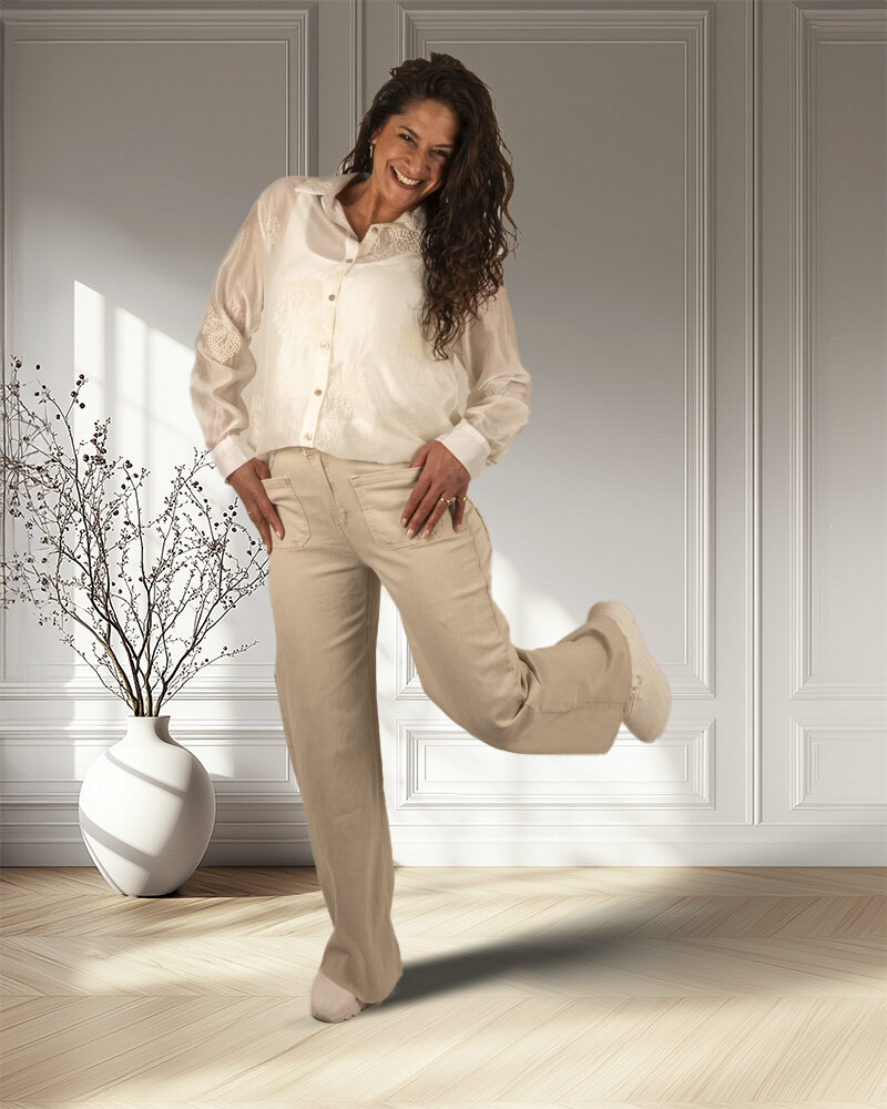 Ecru blouse met borduur van Vera Jo