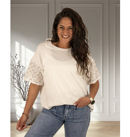 Off-white shirt bloemenmouw
