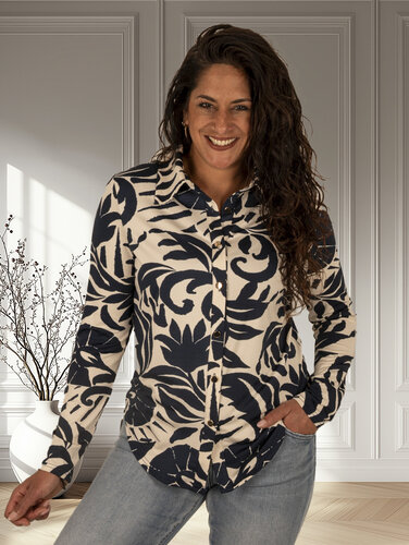 Ecru/donkerblauw bladerenprint blouse van By Swan