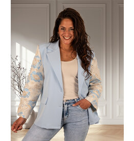 El-Vita Lichtblauwe blazer met bloemenmouw