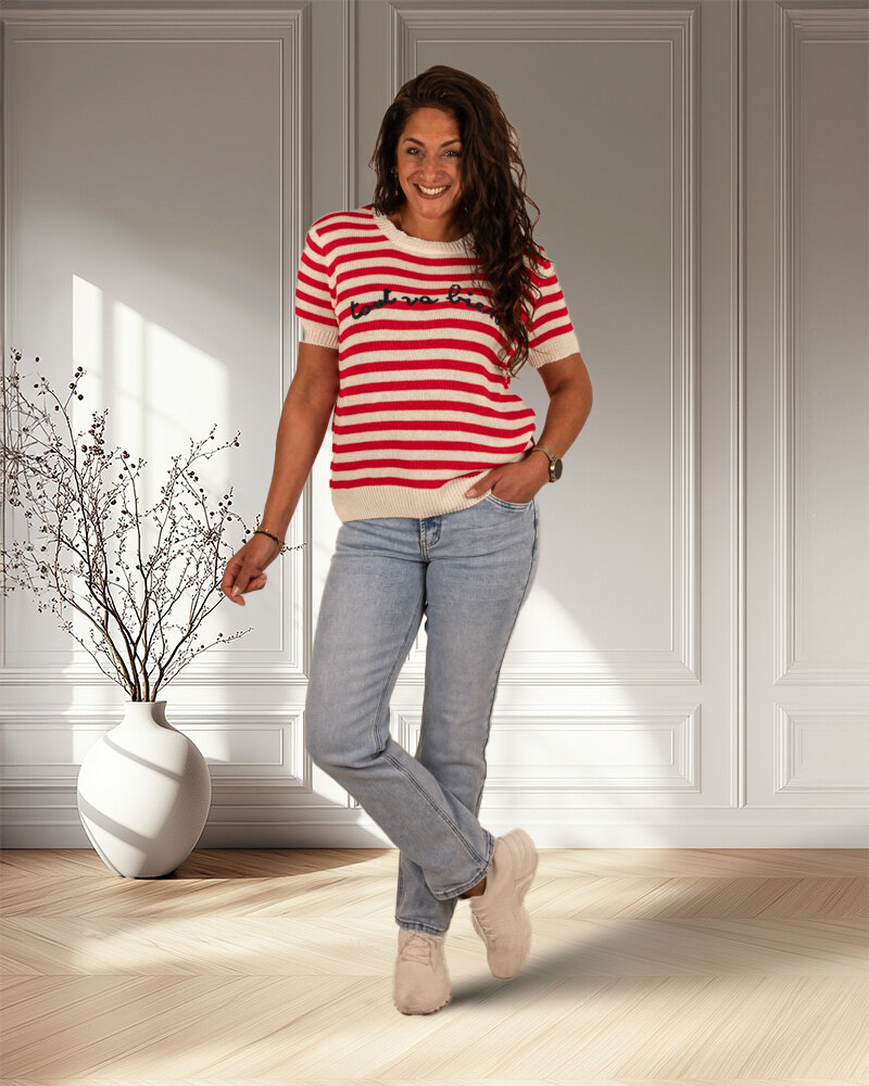 Rood/ecru gebreid shirt "Tout va bien" van Gemma Ricceri