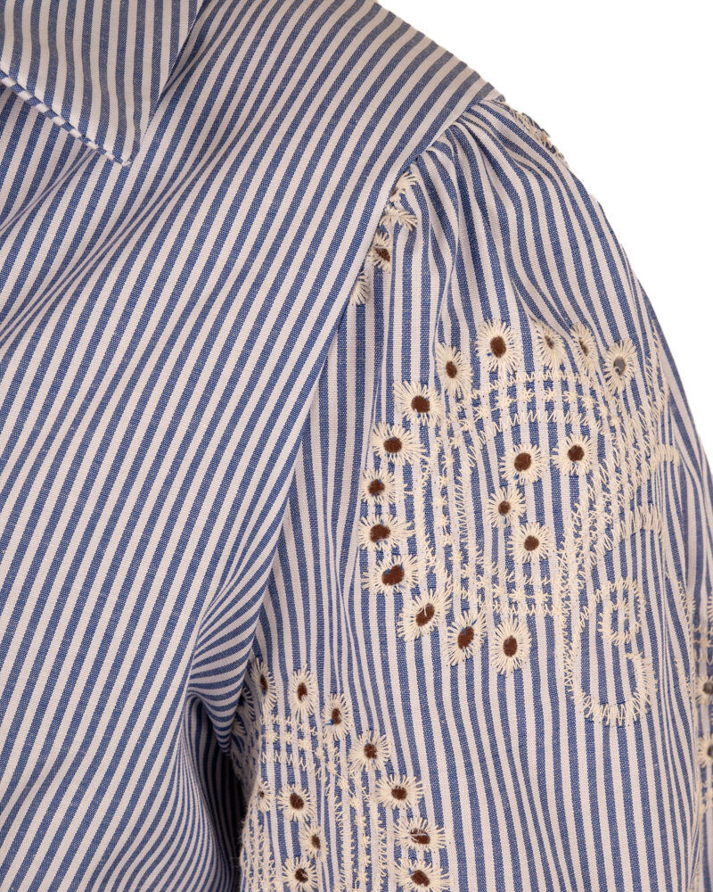 Blauw/wit blouse geborduurde mouwen van Gemma Ricceri