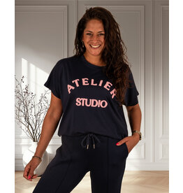 Donkerblauw shirt "Atelier Studio"