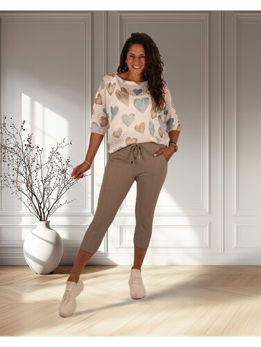 Mi  Piace Taupe  travelstof capribroek van Mi Piace