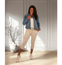 Mi  Piace Lichtbeige heavy travelstof capribroek van Mi Piace
