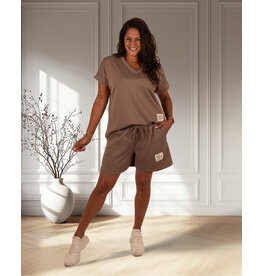 Taupe joggingpak kort