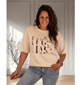Gemma Ricceri Beige shirt "Très Chic"