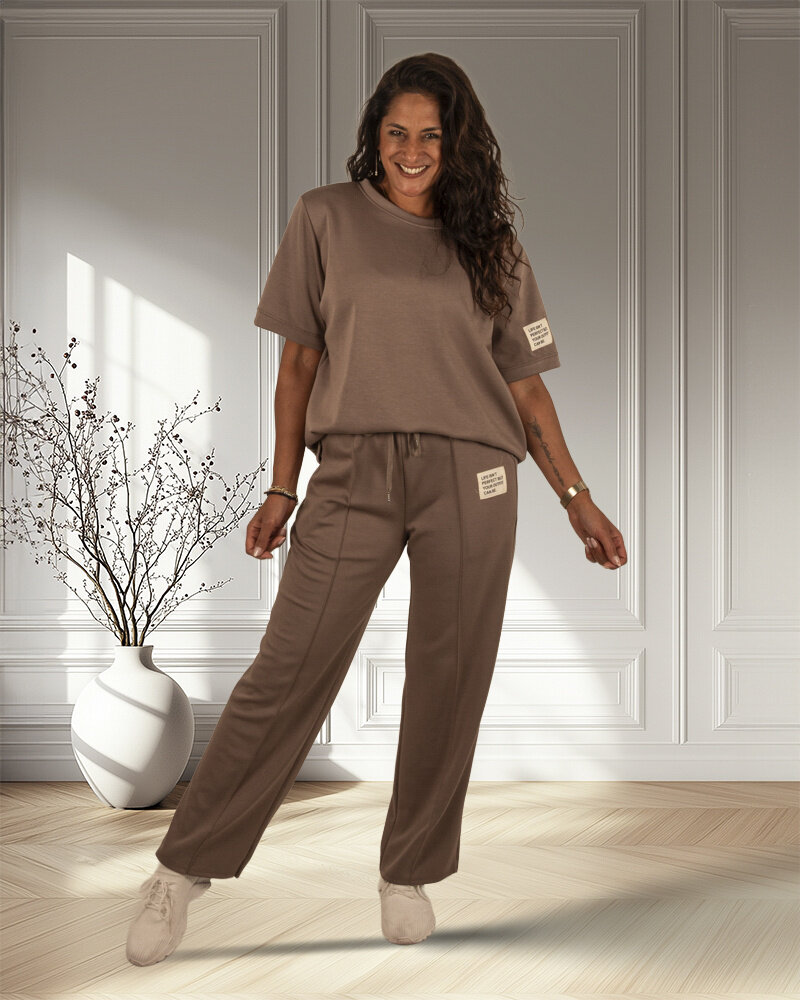 Taupe joggingpak lang van El-Vita