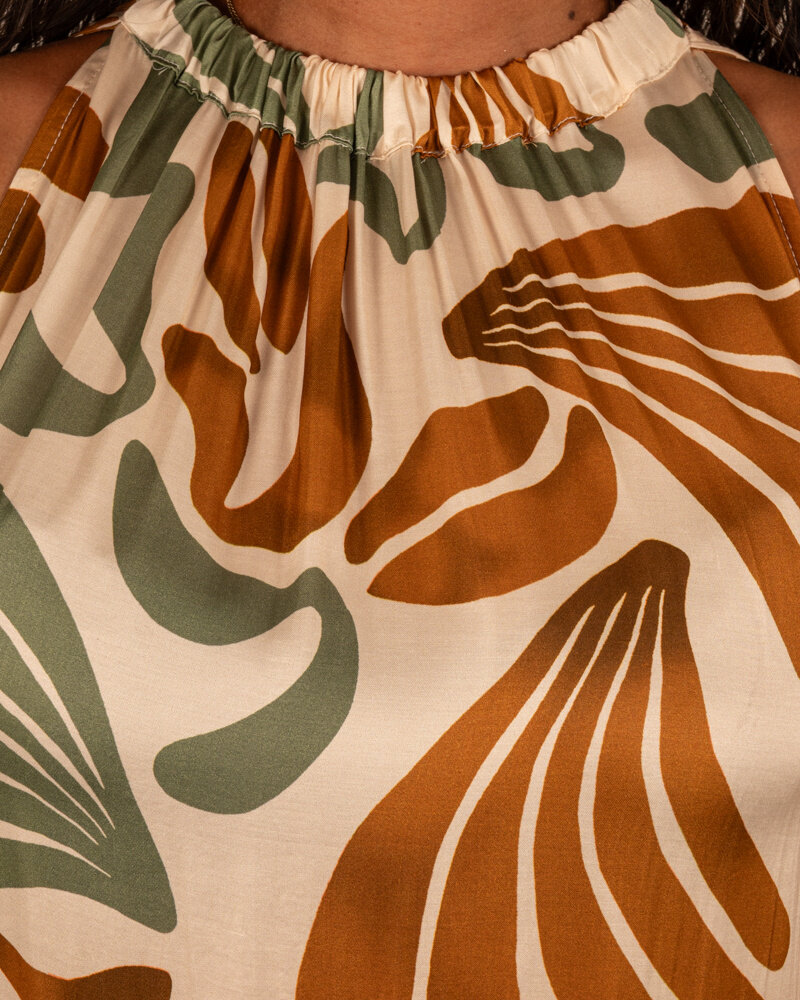 Ecru/groen/camel print halterjurk van Vera Jo