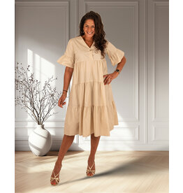 Beige strokenjurk van Forza