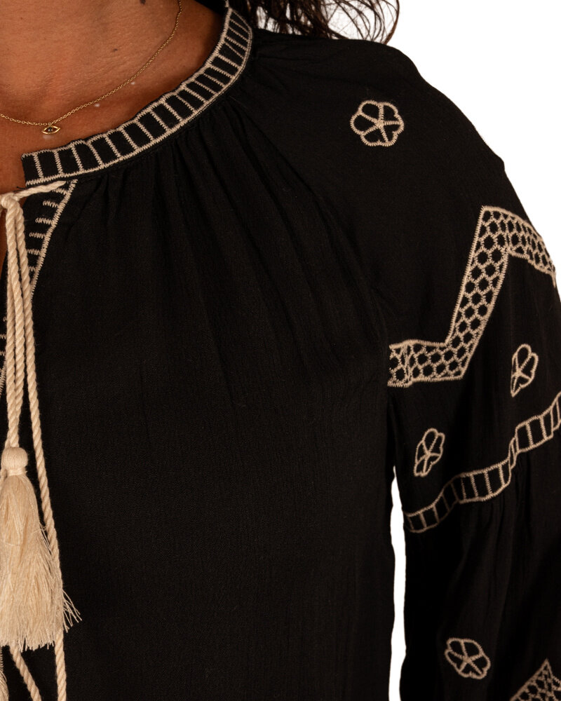 Zwarte blouse borduur van Vera Jo