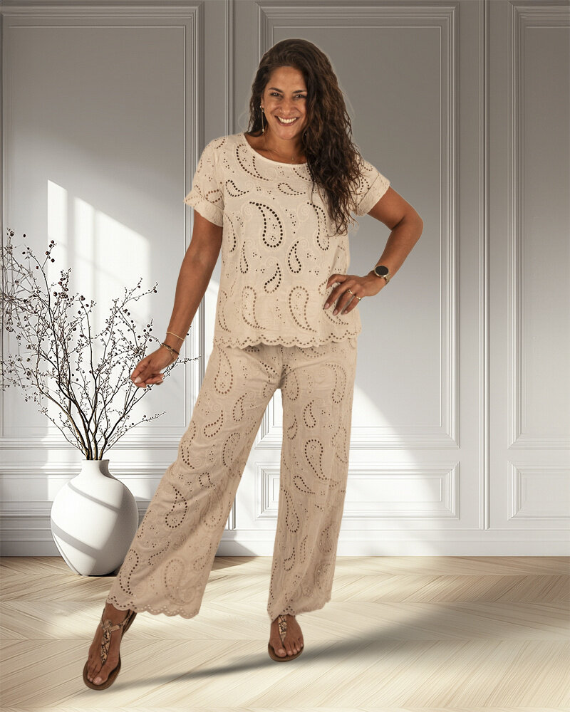 Beige broderie broek van Lamiar