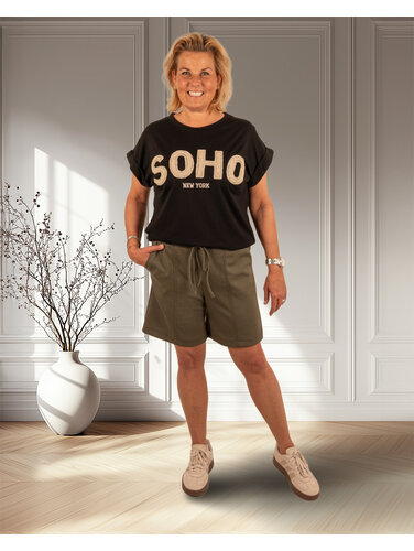 Gemma Ricceri Legergroene short van Gemma Ricceri