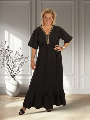 New Collection Zwarte lange jurk pofmouw