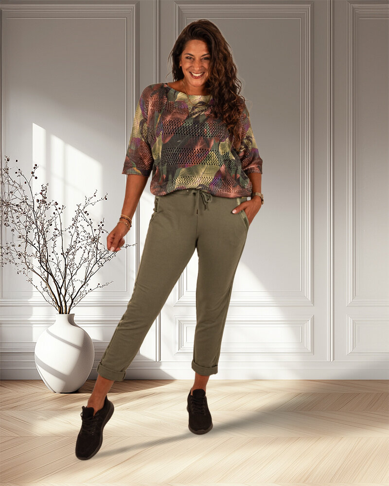 Legergroene joggingbroek met bies van Gemma Ricceri