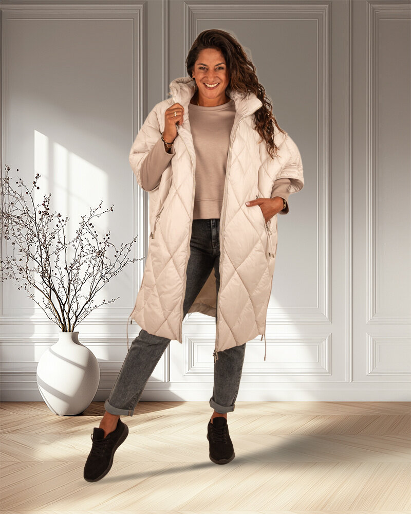 Beige lange oversized bodywarmer van Fly Luxury