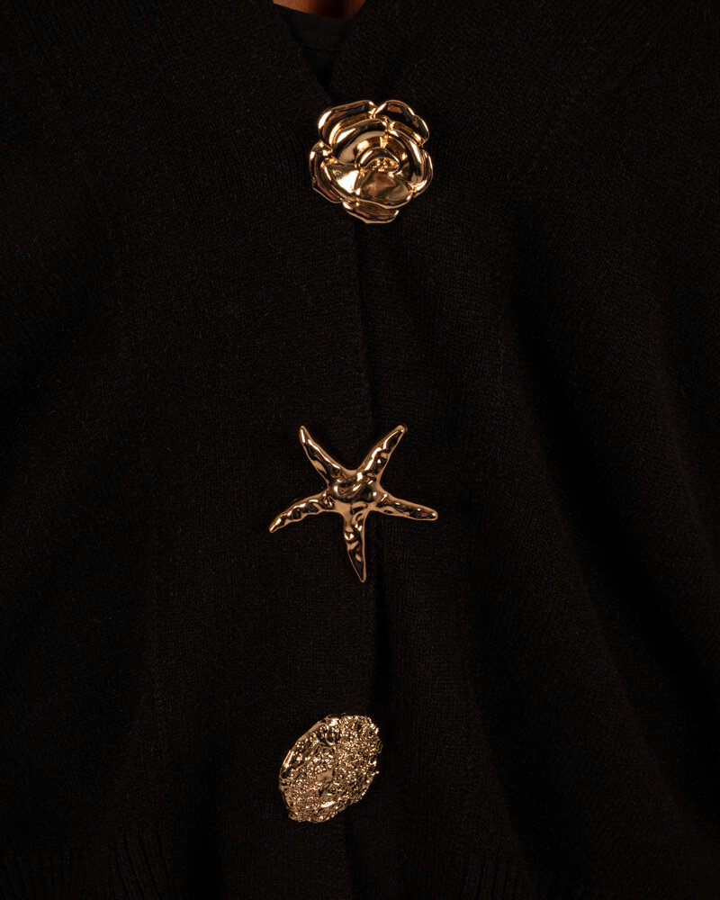 Zwart vest broches van Gemma Ricceri