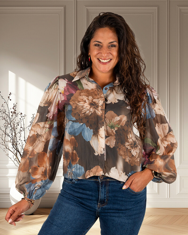 Blauwe bloemenprint blouse met pofmouw van Vera Jo