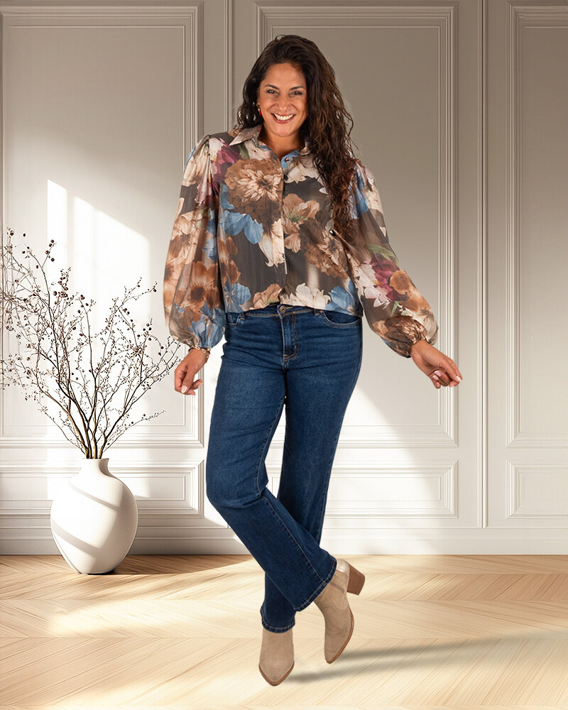 Blauwe bloemenprint blouse met pofmouw van Vera Jo