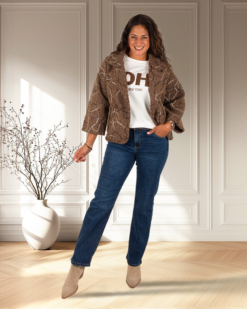 Bruin jasje met werkje van New Collection